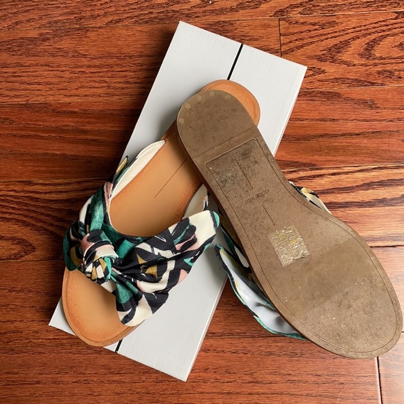 Dolce Vita Parin Sandal - Picture 3 of 4